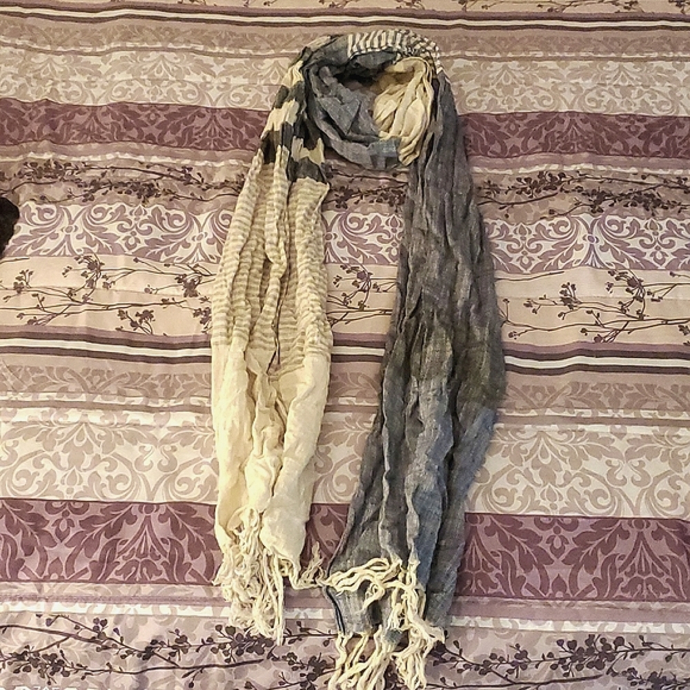 H&M blanket scarf